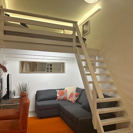 Castlehill Apartman The Perfect Blend Of Urban Living And Sightseeing Convenience Budapest Exteriör bild