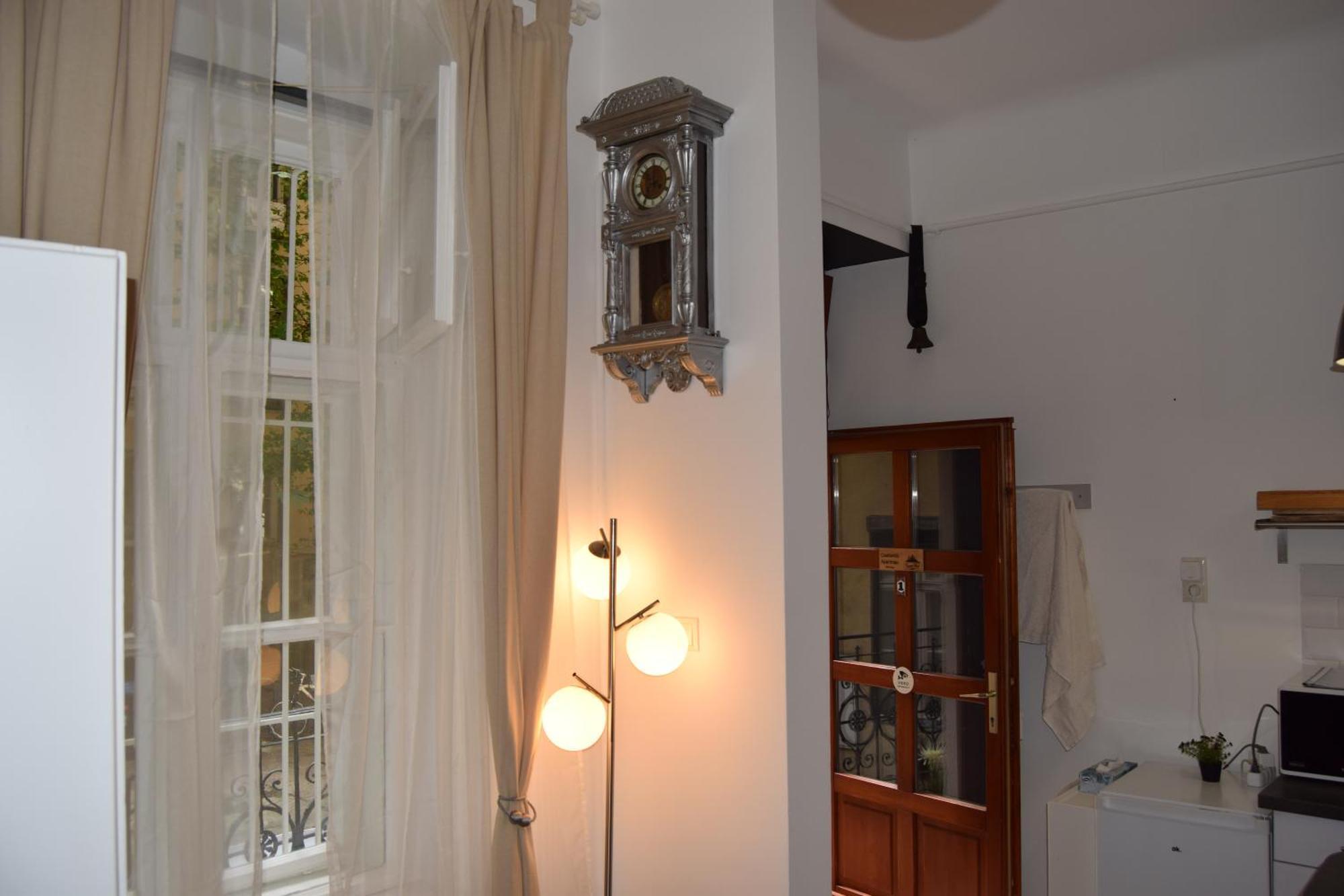 Castlehill Apartman The Perfect Blend Of Urban Living And Sightseeing Convenience Budapest Exteriör bild